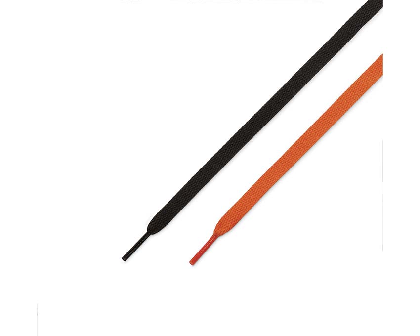 Scarpe alte retrò in pelle con colori ispirati al basket.