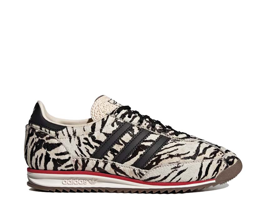 Scarpe da ginnastica femminili in stile vintage con fantasia zebrata.