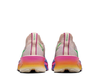 Scarpe sportive femminili ad alte prestazioni con ammortizzazione avanzata e design aerodinamico.