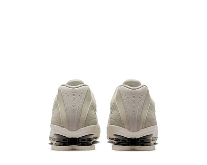 Scarpe da ginnastica con ammortizzazione in tonalità beige chiaro