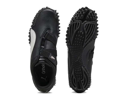 Scarpa atletica nera con chiusura a strappo e suola flessibile