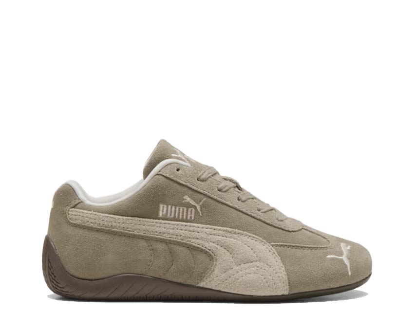 Scarpe sportive basse da donna in tonalità beige